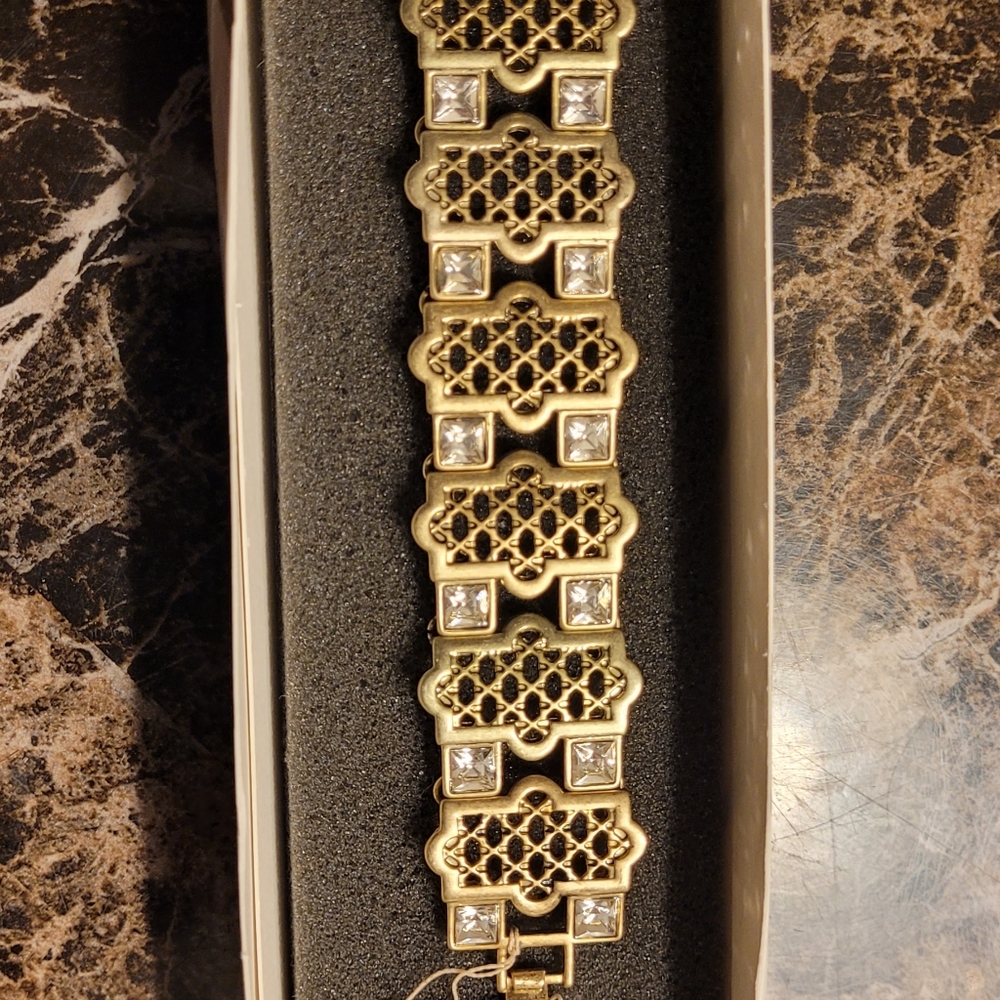 Women's bracelet